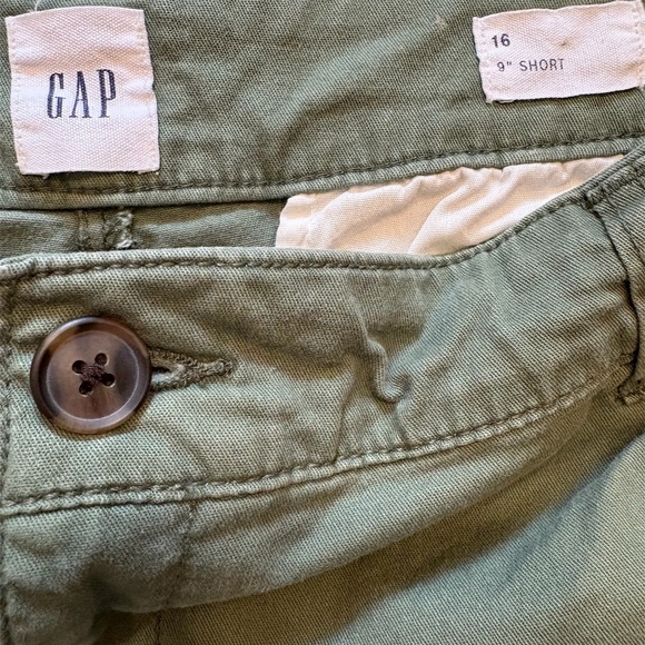 High Rise Bermuda Mid Length Green Gap Shorts - Picture 3 of 3